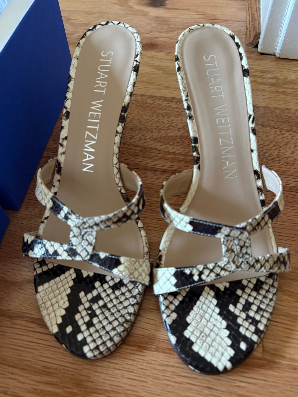 Stuart Weitzman Soiree Sleek 75 Sandal in Printed Boa Size 7
